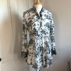 Cino Crinkle Shirt Tunic Womens M Button Down White Black Floral Cotton Roll Tab